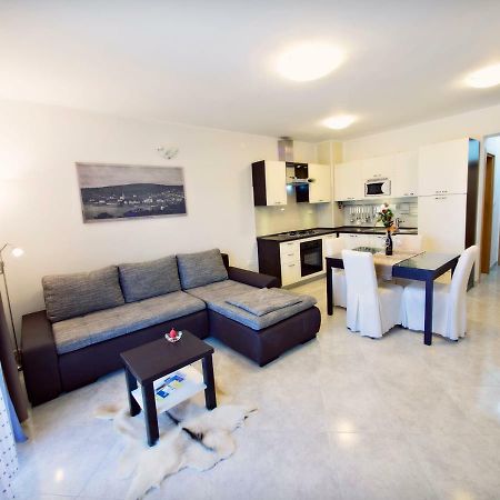 Apartmani Fortuna Zlarin Luaran gambar