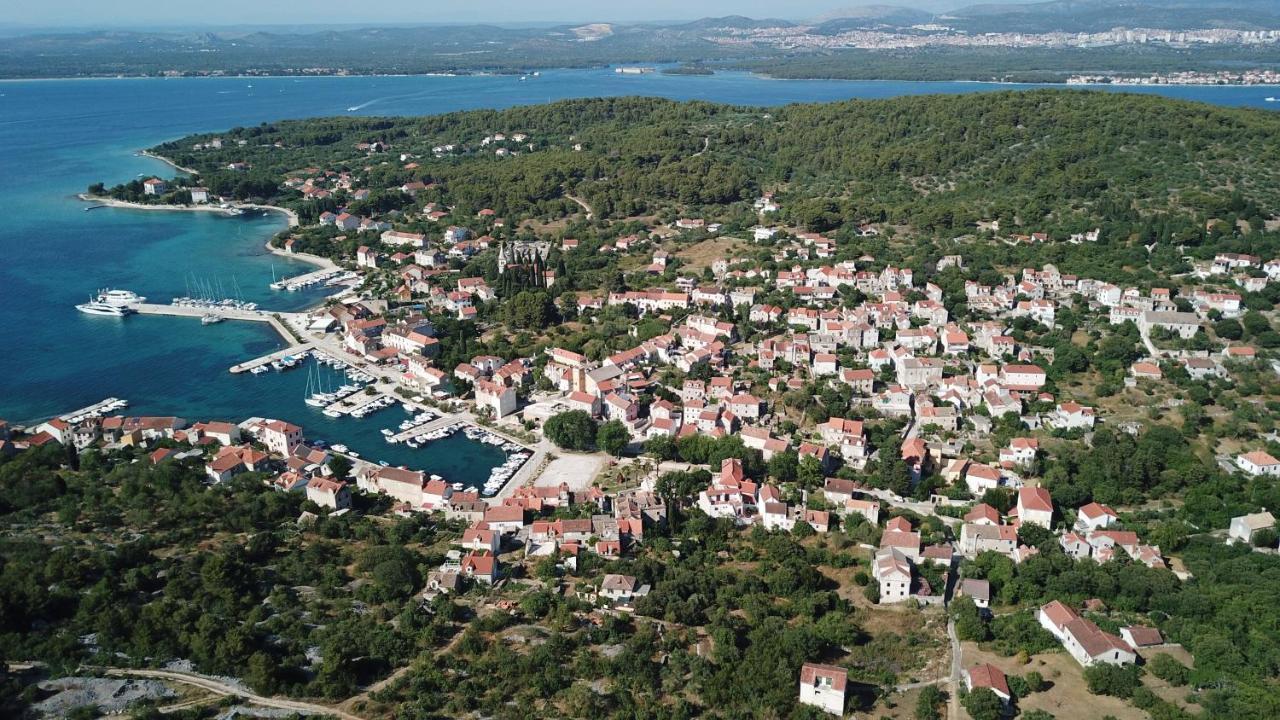 Apartmani Fortuna Zlarin Luaran gambar