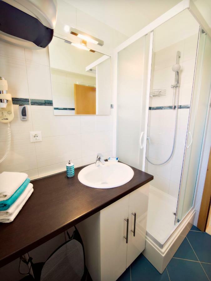 Apartmani Fortuna Zlarin Luaran gambar