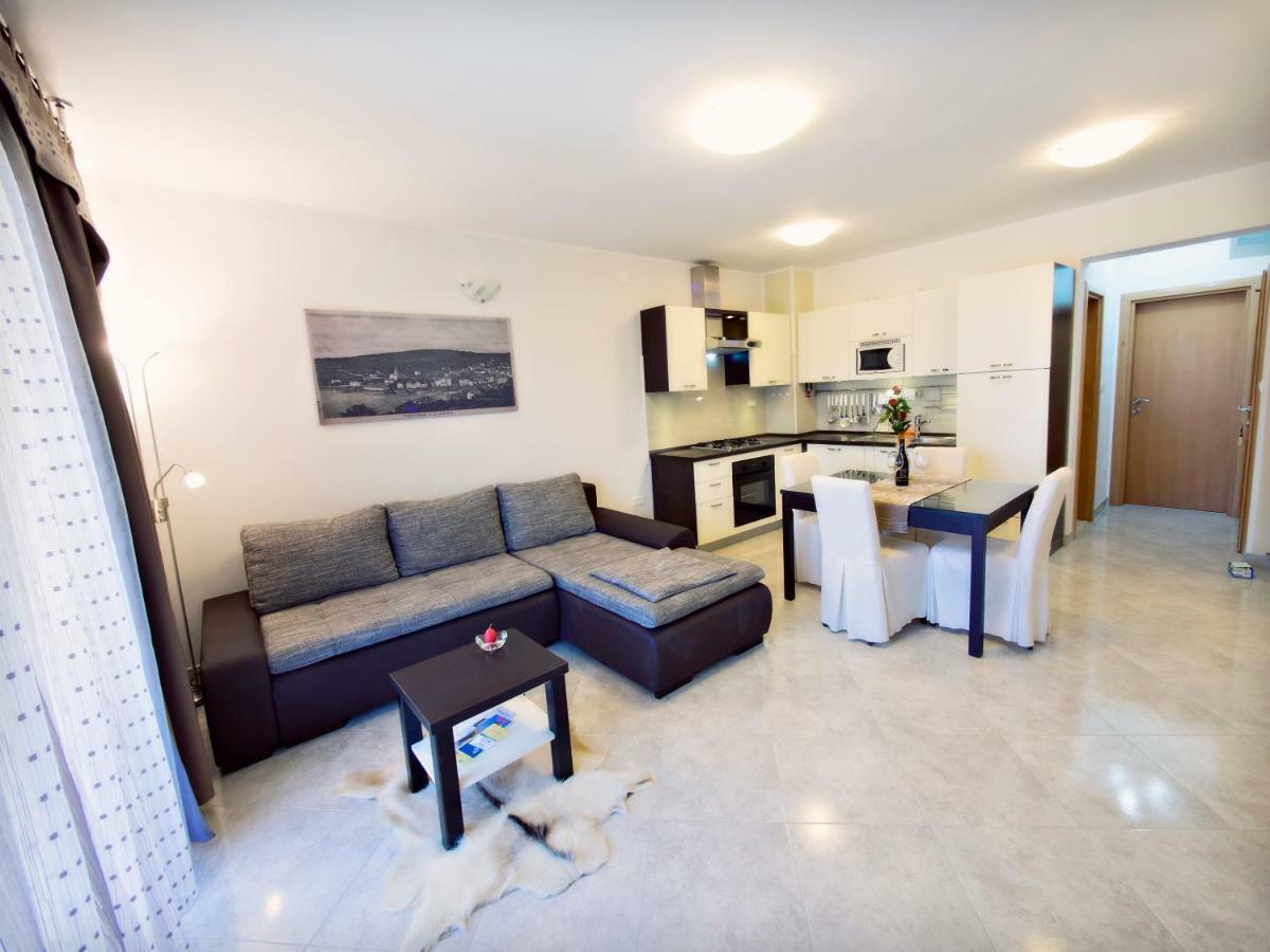 Apartmani Fortuna Zlarin Luaran gambar