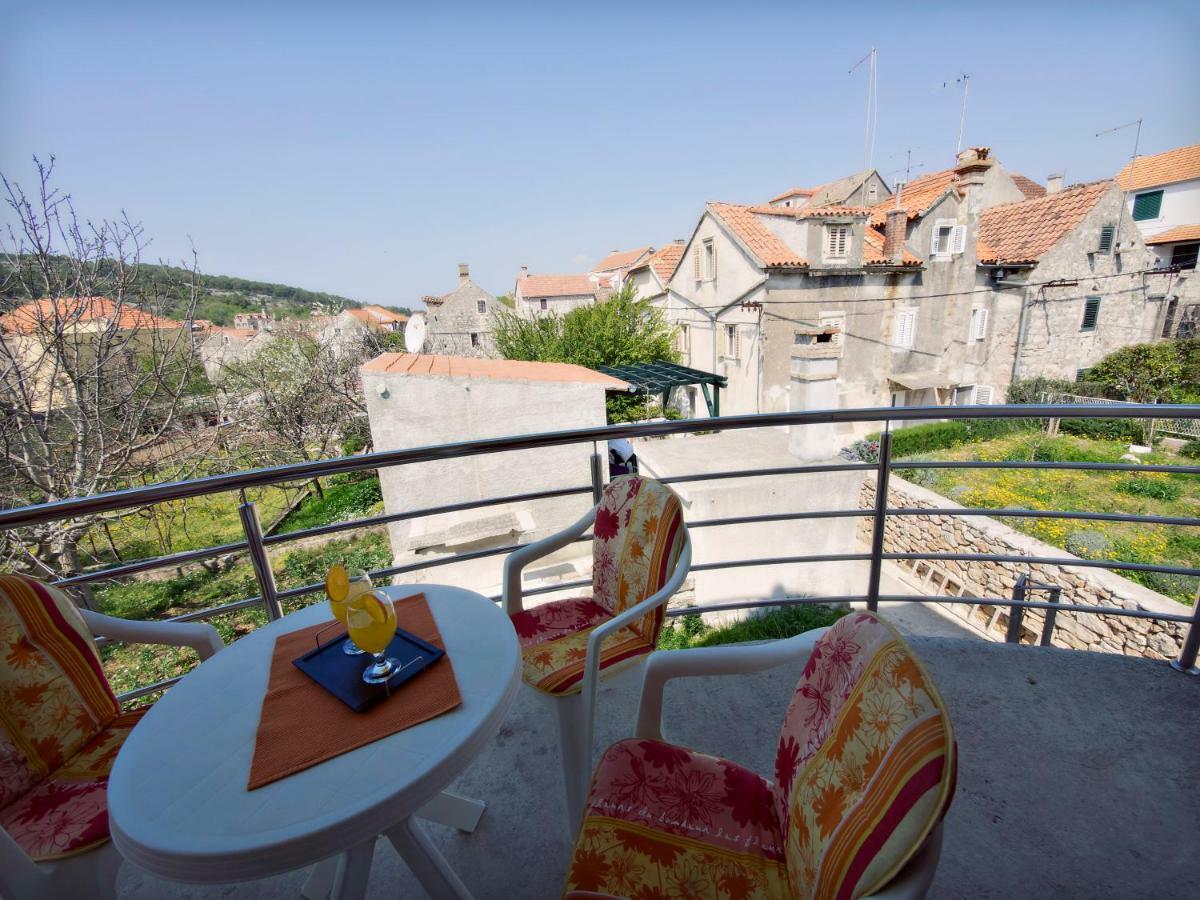 Apartmani Fortuna Zlarin Luaran gambar