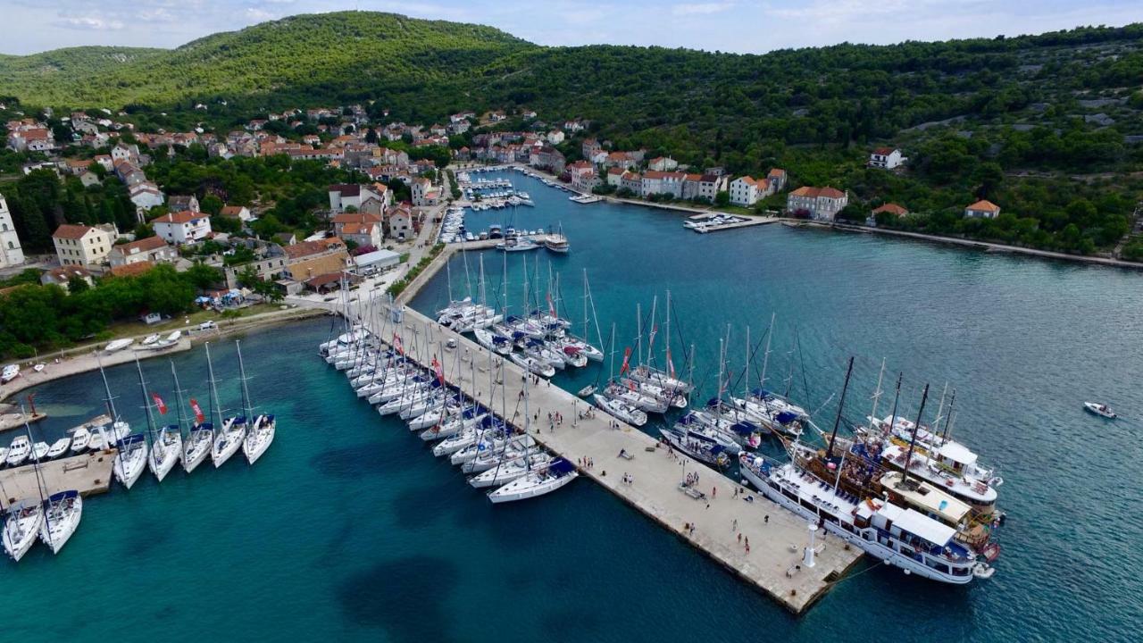 Apartmani Fortuna Zlarin Luaran gambar